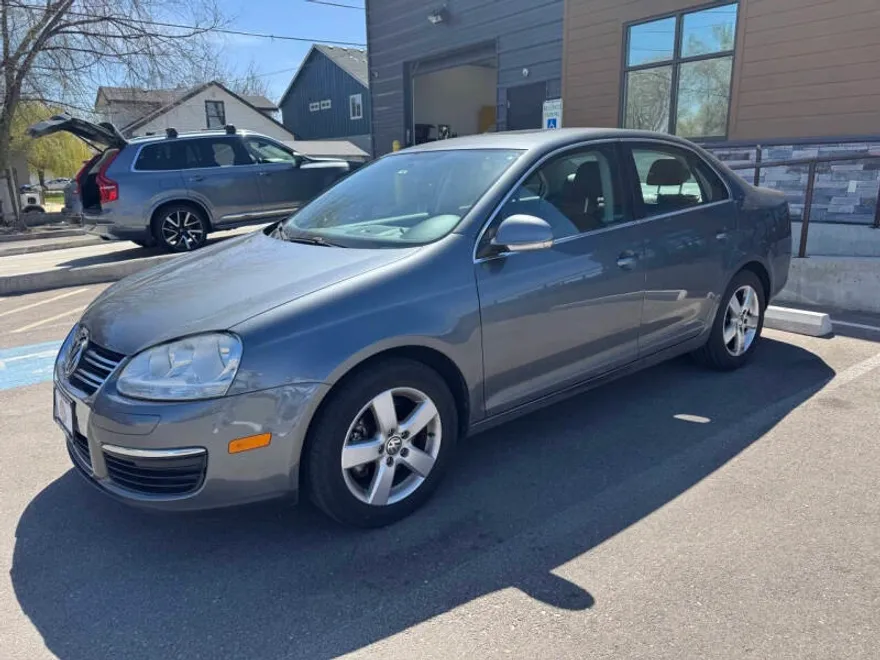 2009 Volkswagen Jetta SEL photo 1