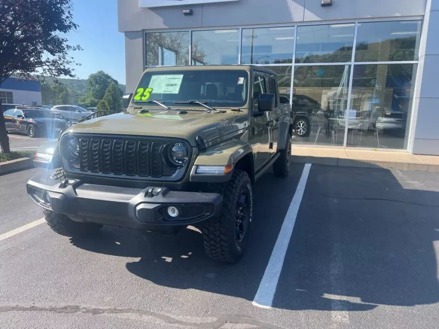 2025 Jeep Gladiator Willys photo 1