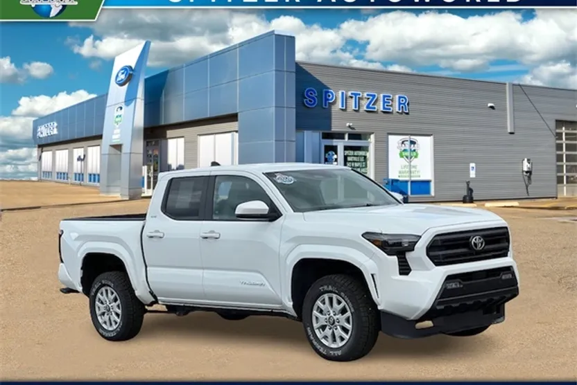 2024 Toyota Tacoma SR5 photo 1