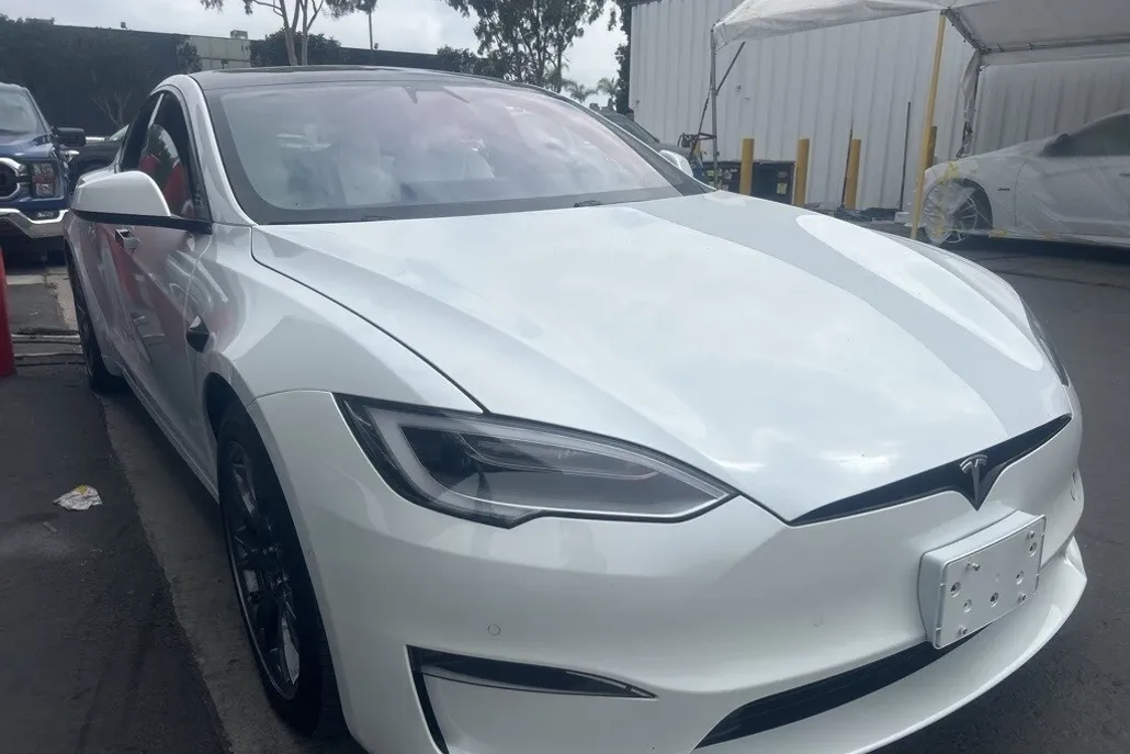 2021 Tesla Model S Plaid photo 1