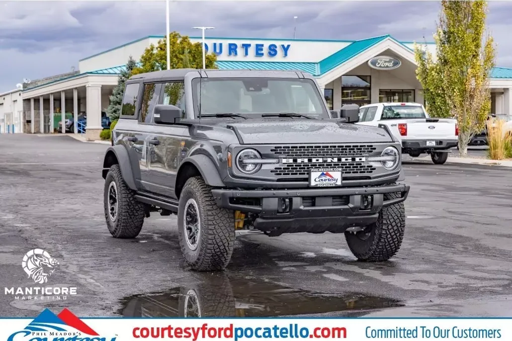 2024 Ford Bronco Badlands photo 1