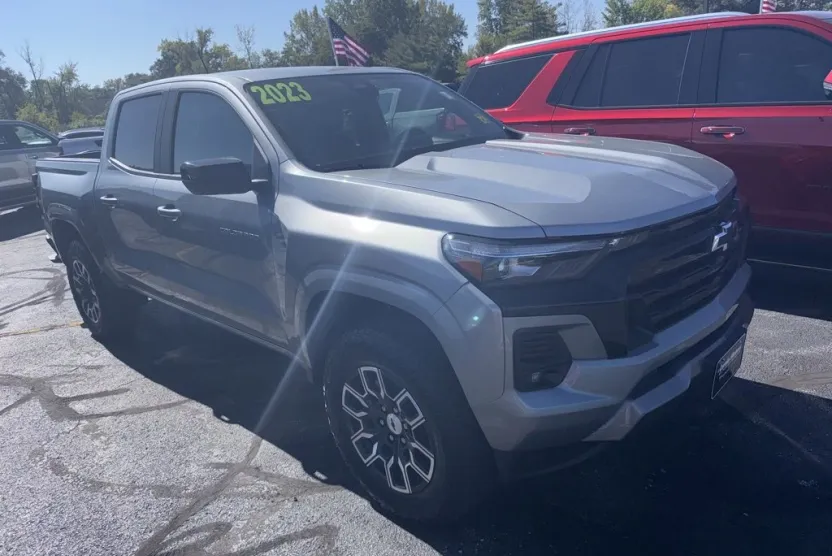 2023 Chevrolet Colorado Z71 photo 1