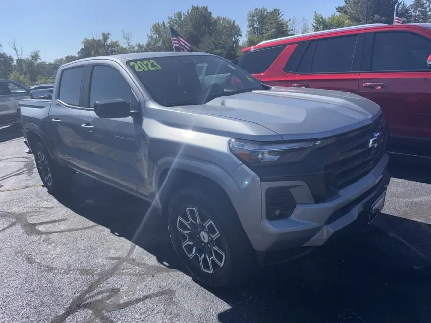 2023 Chevrolet Colorado Z71 photo 1