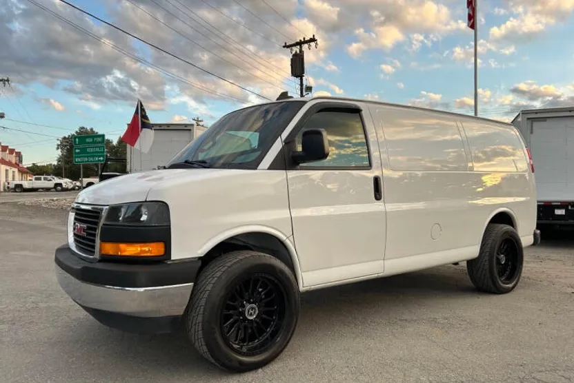 2020 Gmc Savana 2500 Cargo photo 1