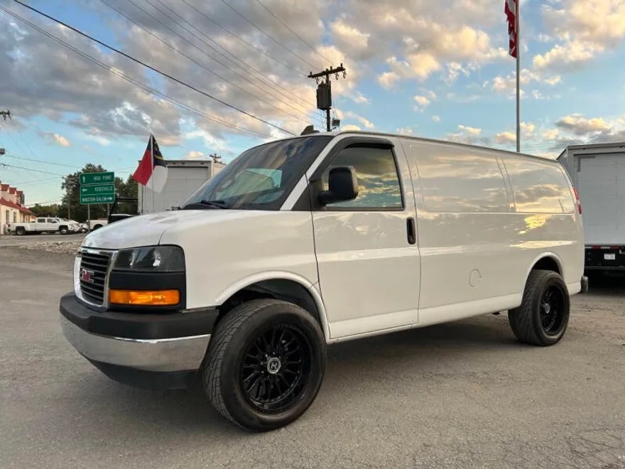 2020 Gmc Savana 2500 Cargo photo 1