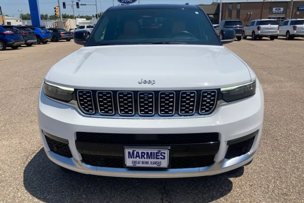 2023 Jeep Cherokee L Summit Reserve photo 1