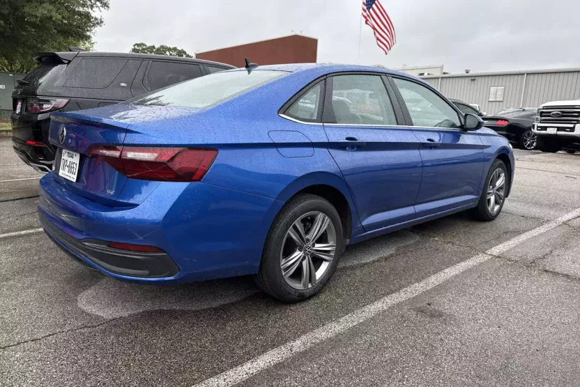 2024 Volkswagen Jetta SE photo 1
