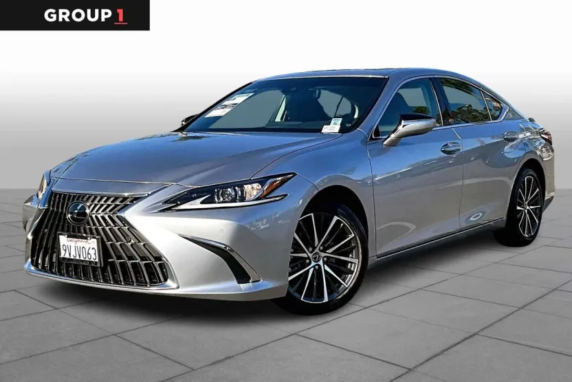 2025 Lexus ES 300h photo 1