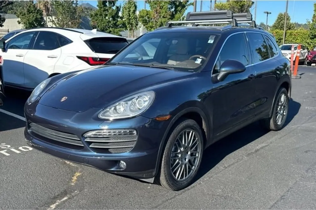 2014 Porsche Cayenne S photo 1