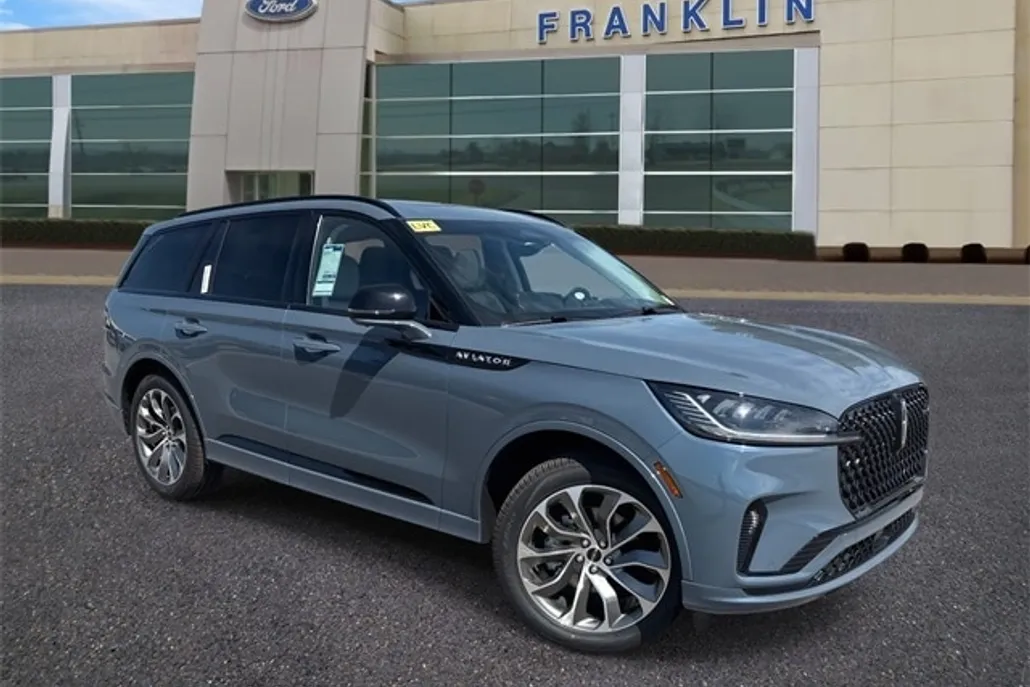 2025 Lincoln Aviator Base photo 1