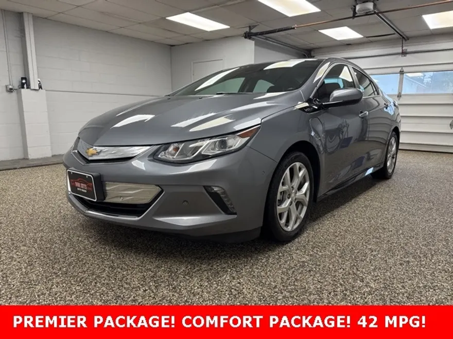 2018 Chevrolet Volt Premier photo 1