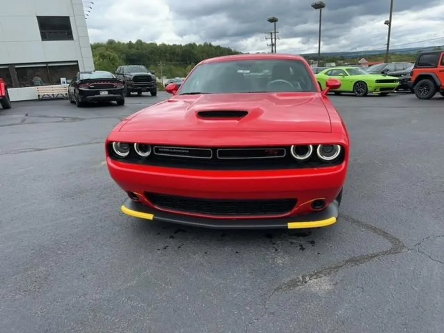 2023 Dodge Challenger R/T photo 1