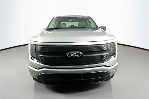 2025 Ford F-150 Lightning photo 2