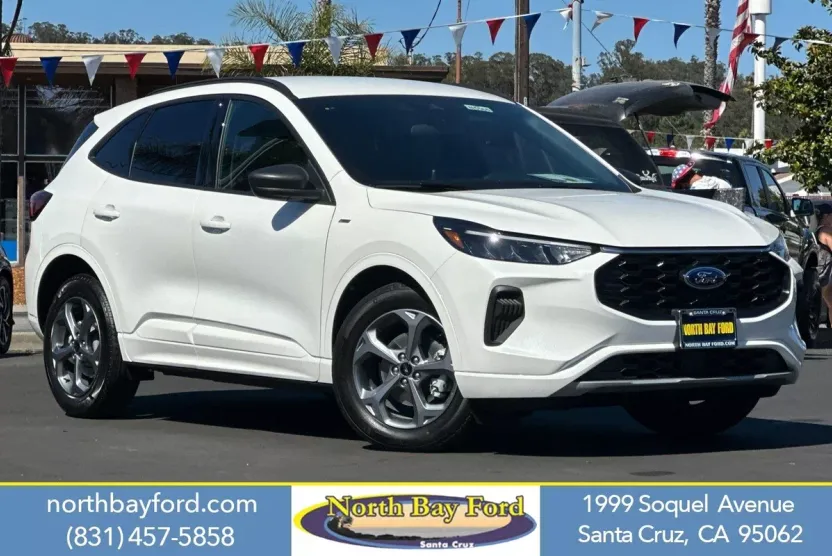 2024 Ford Escape ST-Line Hybrid photo 1