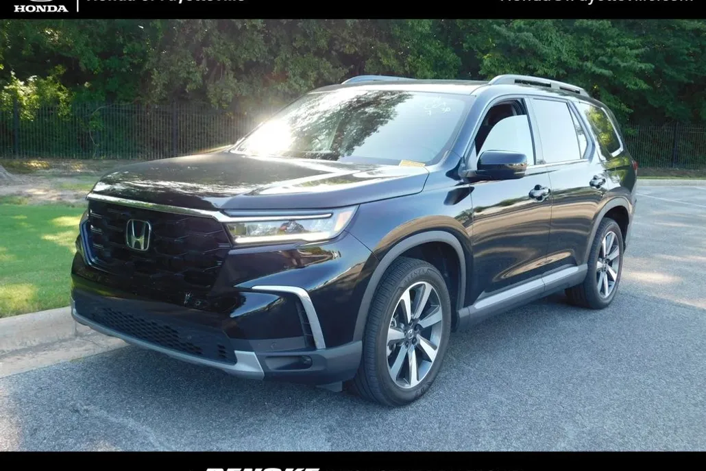 2025 Honda Pilot Touring photo 1