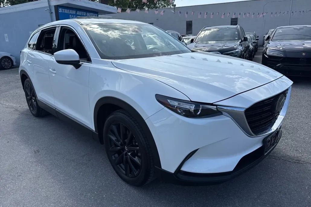 2023 Mazda CX-9 Touring photo 1
