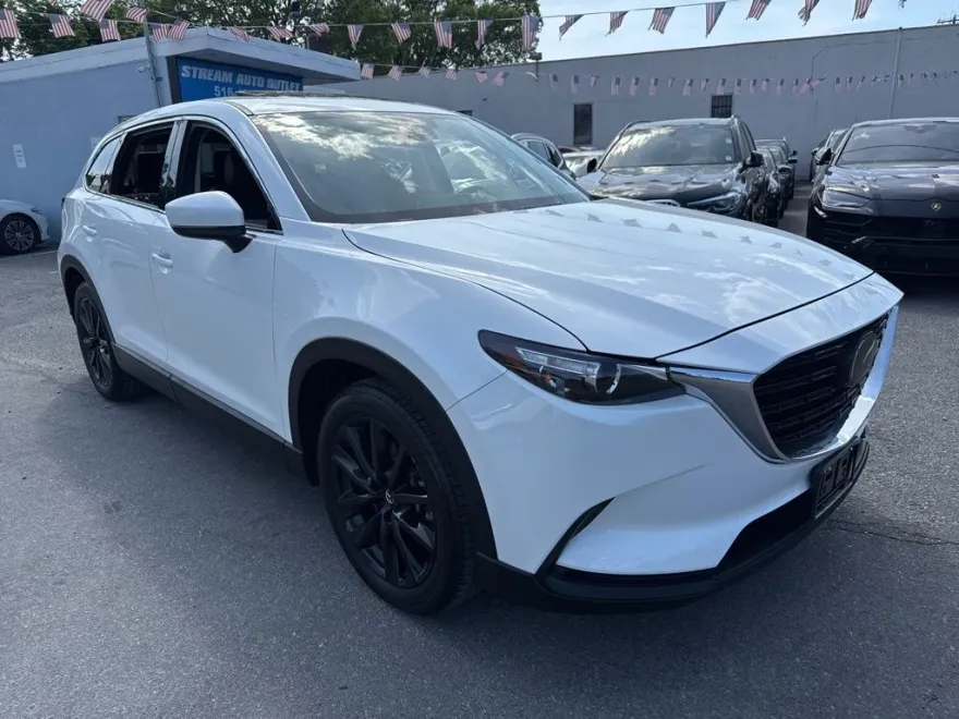 2023 Mazda CX-9 Touring photo 1