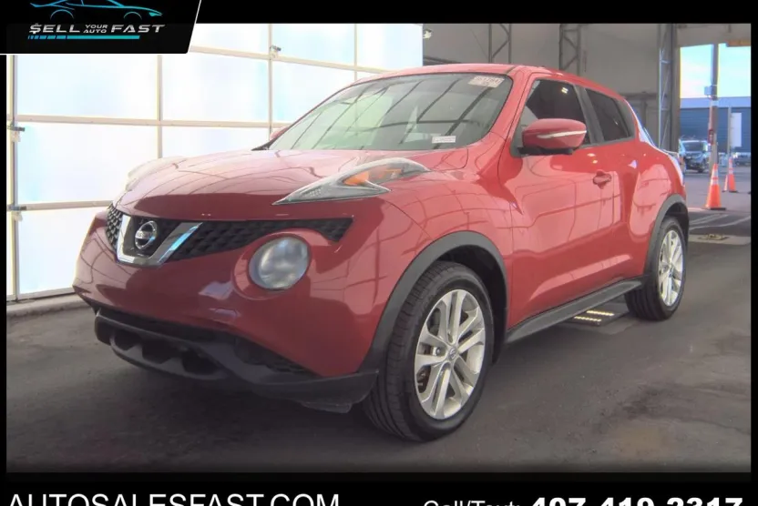 2015 Nissan Juke SV photo 1
