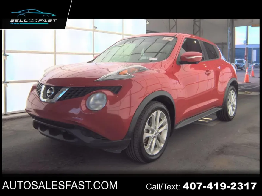 2015 Nissan Juke SV photo 1