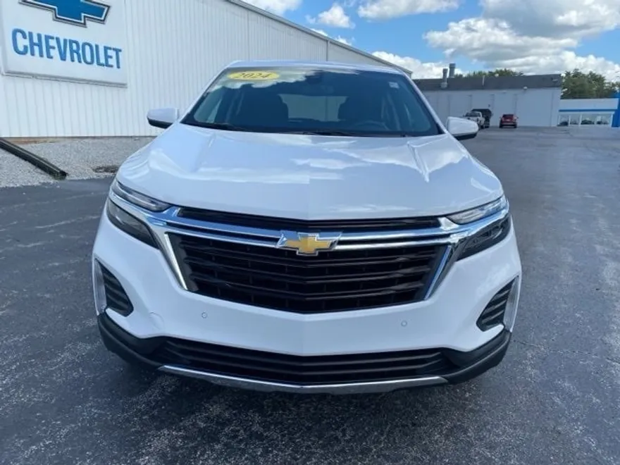 2024 Chevrolet Equinox LT photo 1