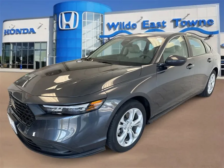 2023 Honda Accord LX photo 1