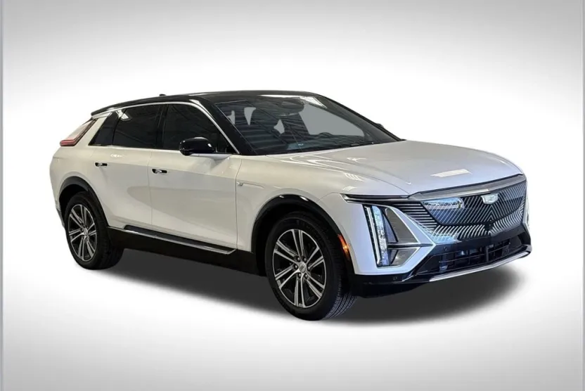 2025 Cadillac Lyriq Luxury photo 1
