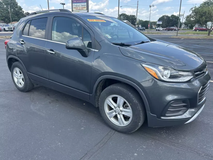 2020 Chevrolet Trax LT photo 1