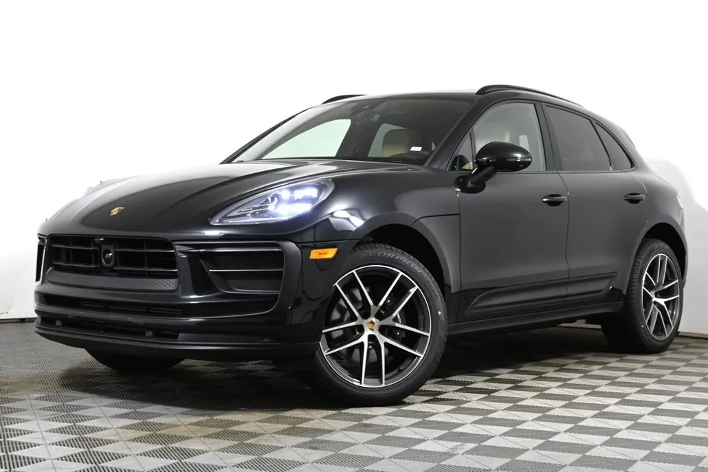 2024 Porsche Macan Base photo 1