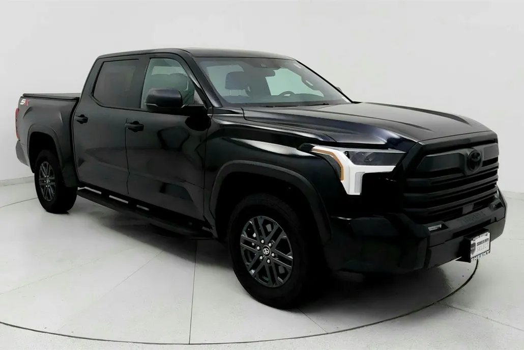 2025 Toyota Tundra SR5 photo 1