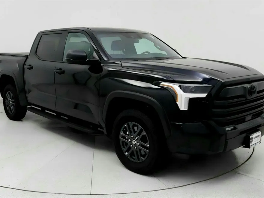 2025 Toyota Tundra SR5 photo 1