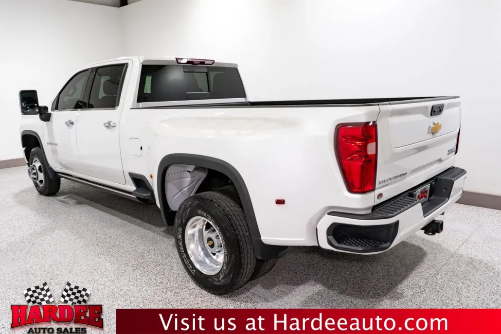 2023 Chevrolet Silverado 3500HD High Country photo 1