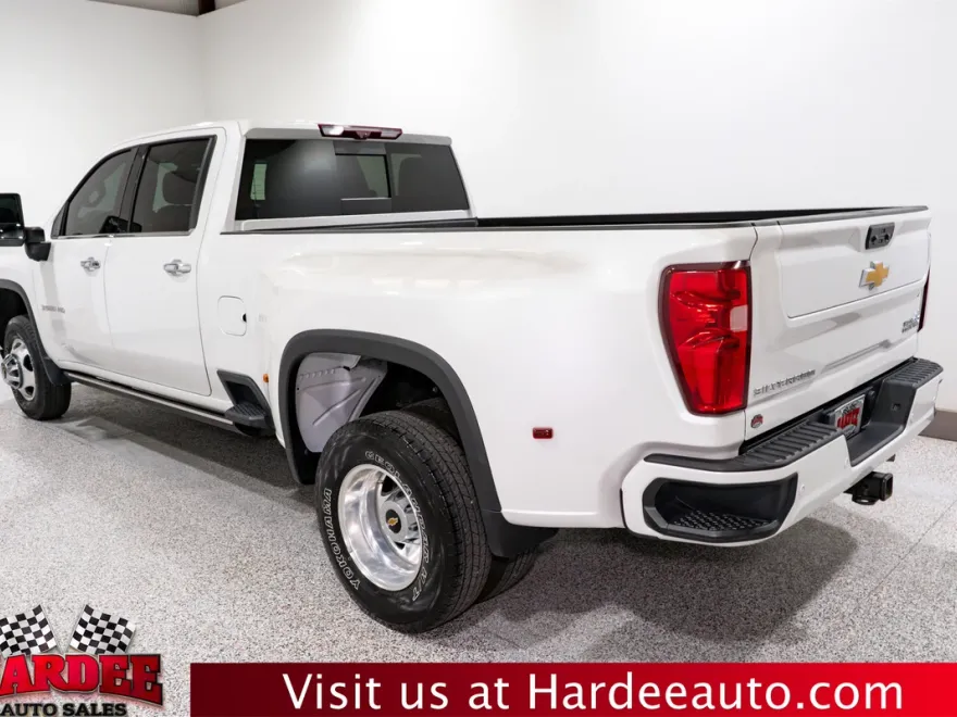 2023 Chevrolet Silverado 3500HD High Country photo 1