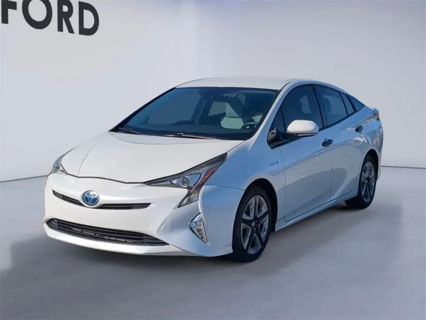 2017 Toyota Prius Three Touring photo 1