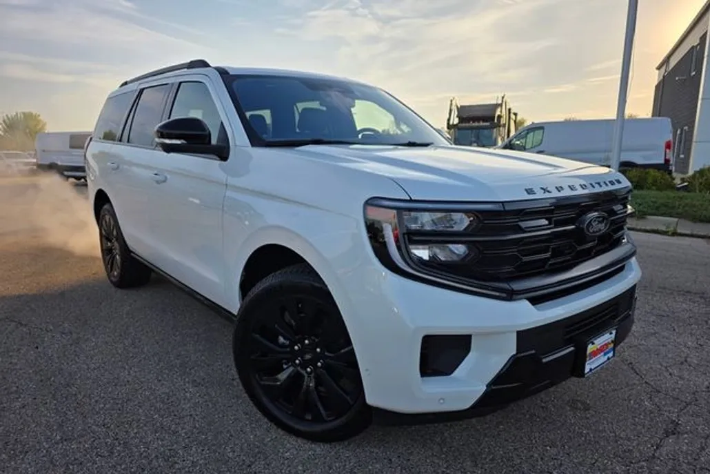 2025 Ford Expedition Platinum photo 1