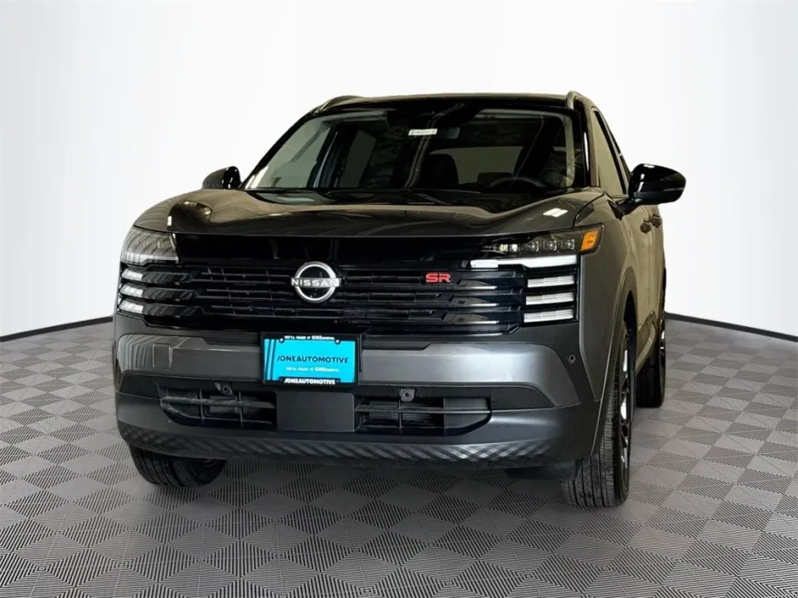 2025 Nissan Kicks SR photo 1