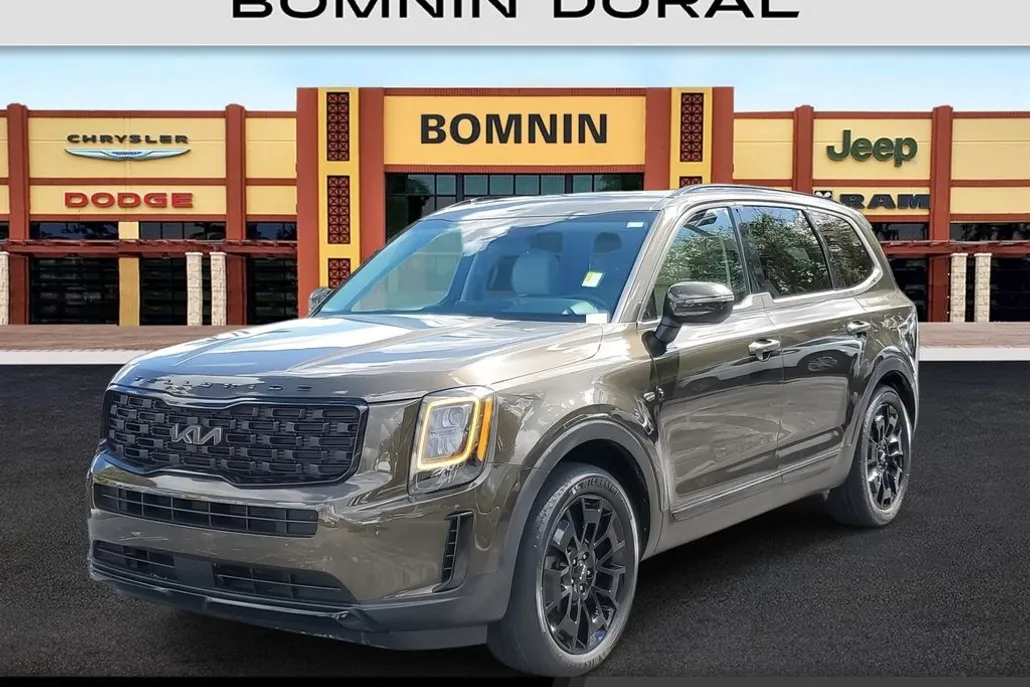 2022 Kia Telluride EX photo 1
