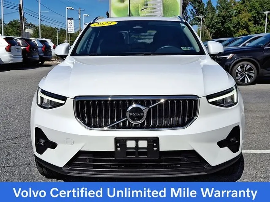 2023 Volvo XC40 AWD Plus photo 1