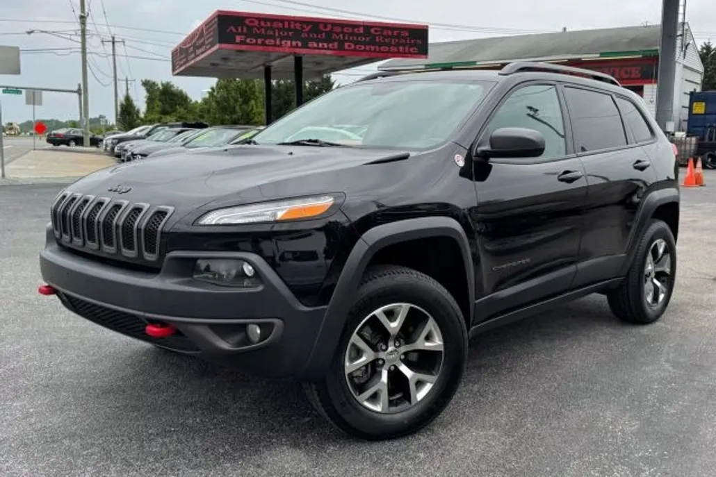 2017 Jeep Cherokee Trailhawk Sport photo 1