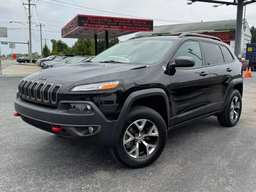 2017 Jeep Cherokee Trailhawk Sport photo 1