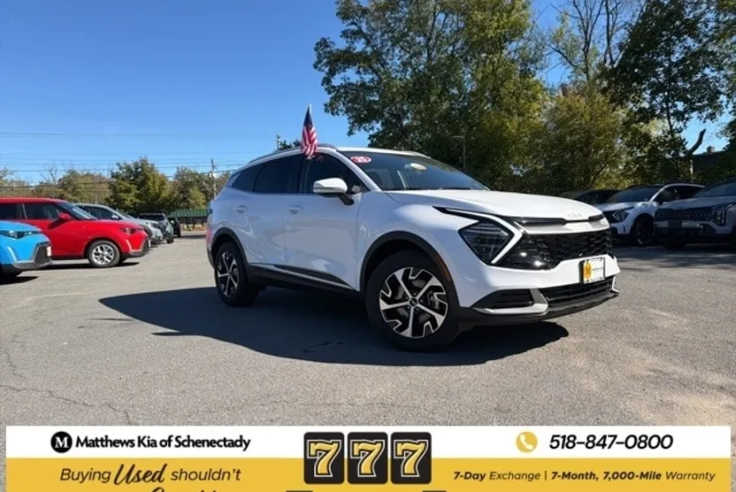 2025 Kia Sportage EX photo 1