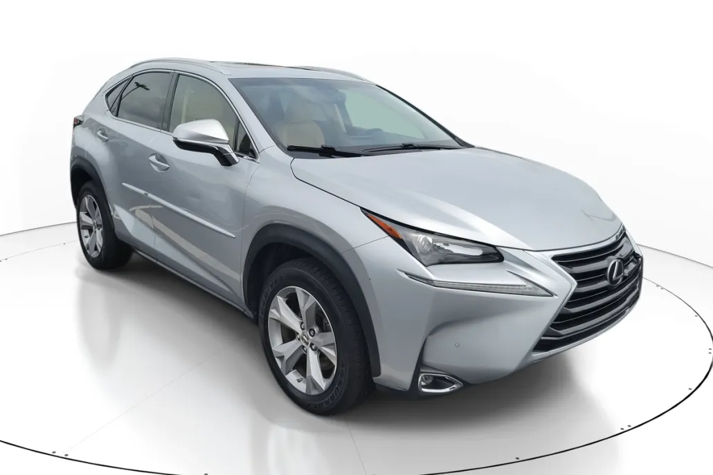 2017 Lexus NX 200t Luxury photo 1