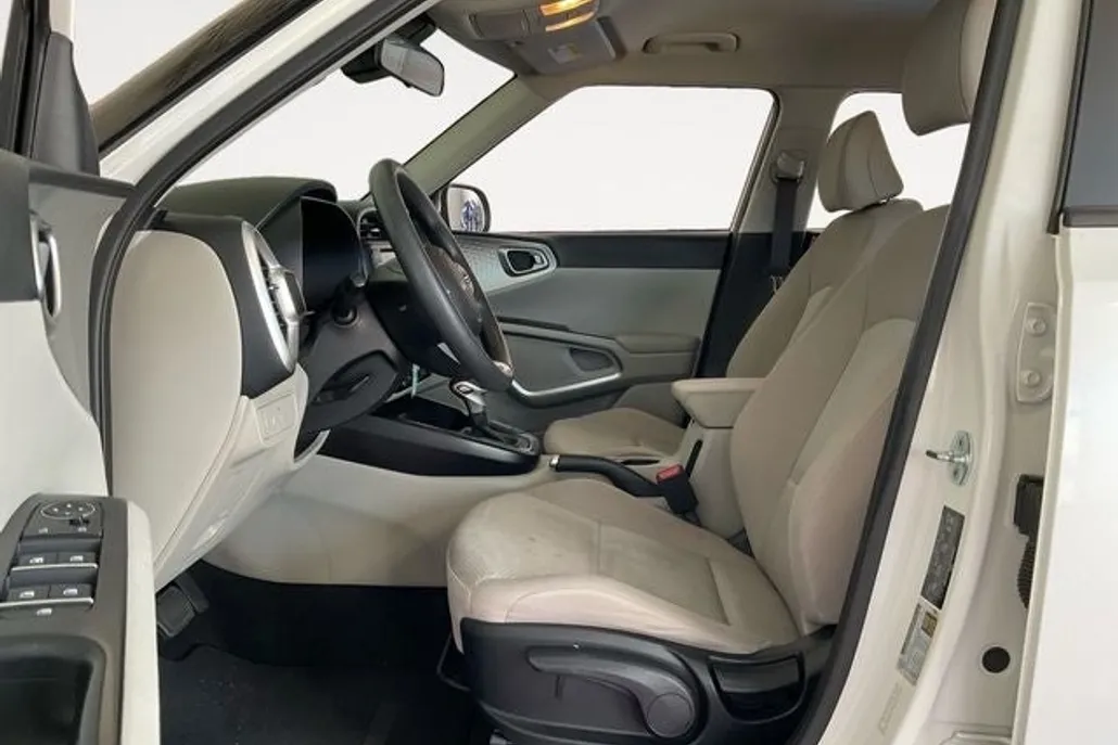 2025 Kia Soul LX photo 1