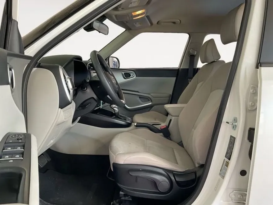 2025 Kia Soul LX photo 1