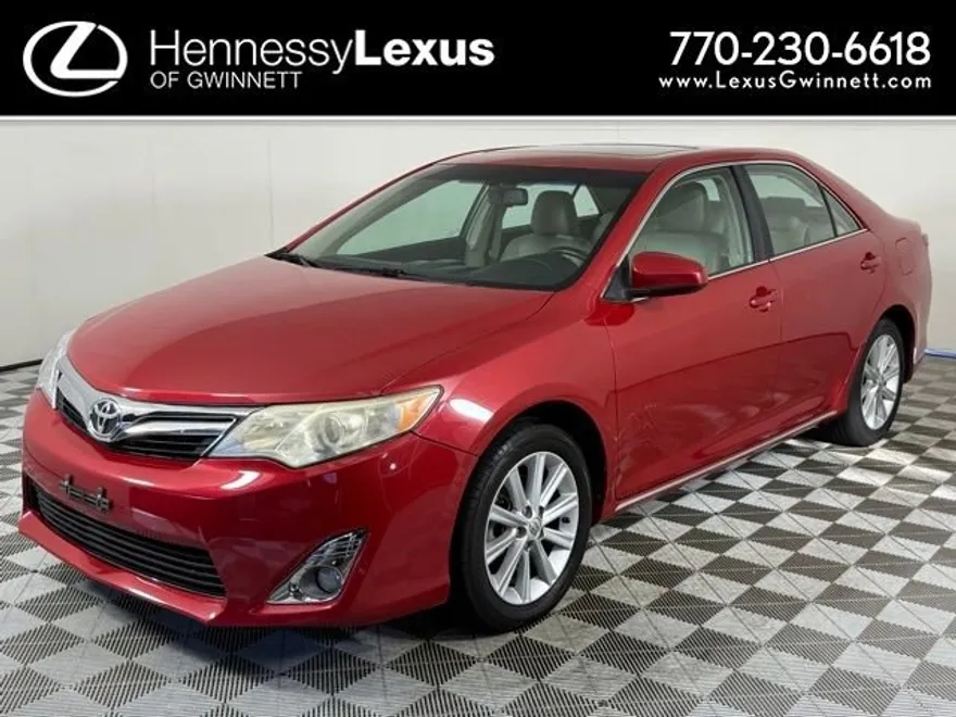 2013 Toyota Camry XLE photo 1