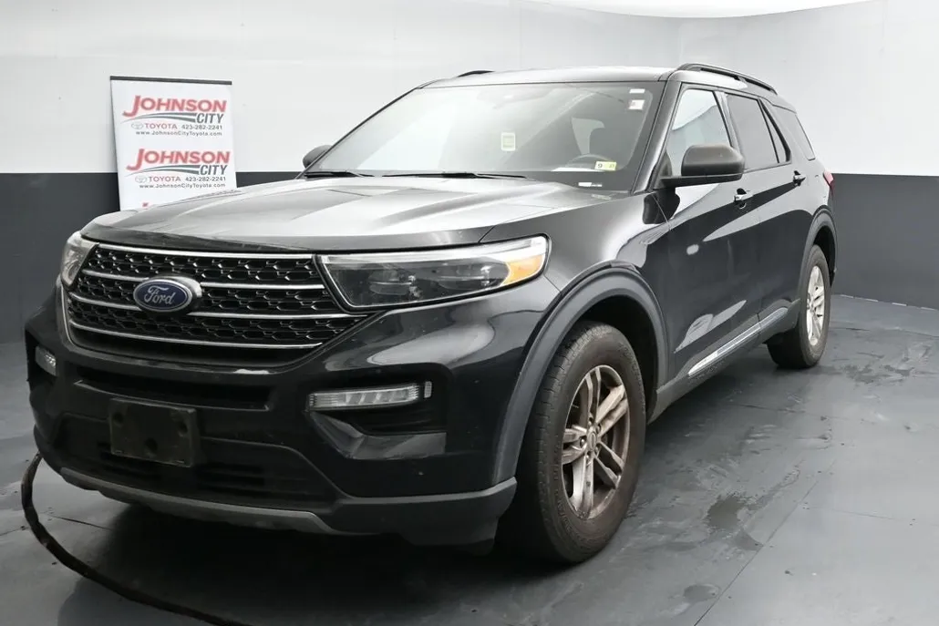 2020 Ford Explorer XLT photo 1
