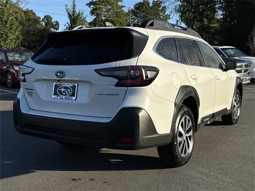2024 Subaru Outback Premium photo 1