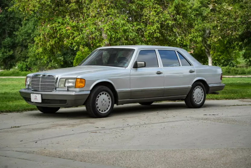 1987 Mercedes Benz 300 photo 1