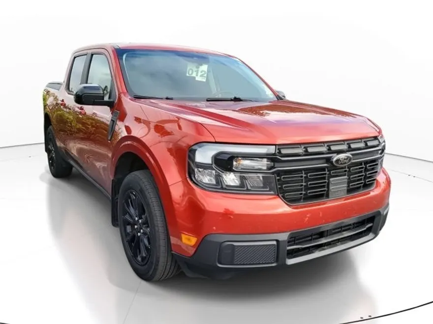 2023 Ford Maverick Lariat photo 1