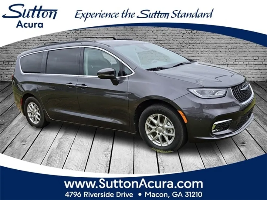 2022 Chrysler Pacifica Touring L photo 1