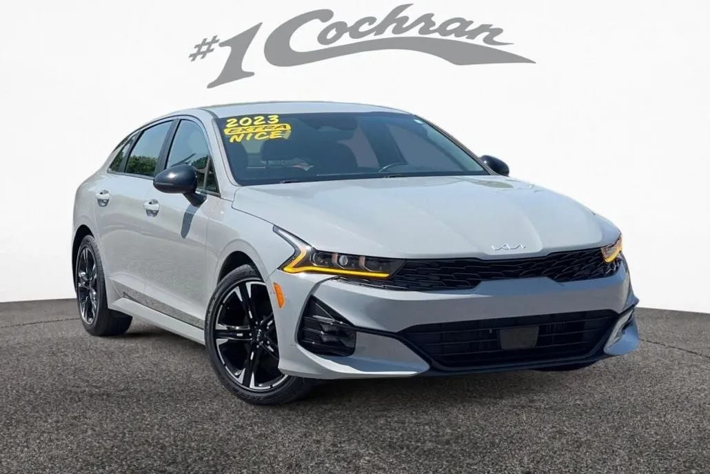 2023 Kia K5 GT-Line photo 1